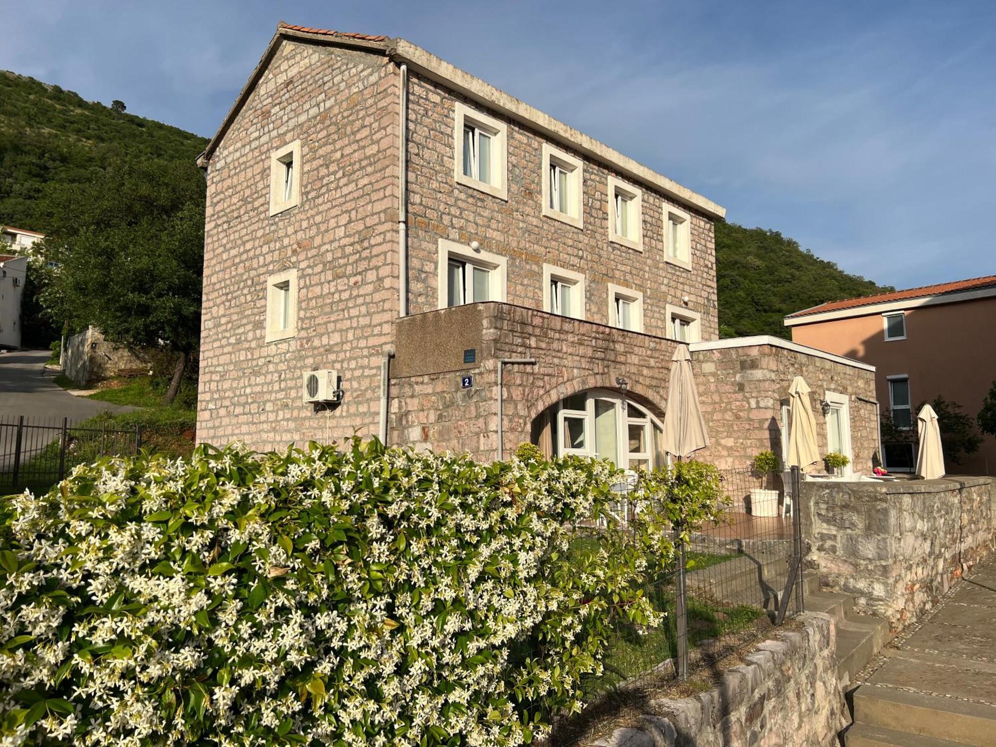 Apartments Pavlovic Petrovac Exteriör bild